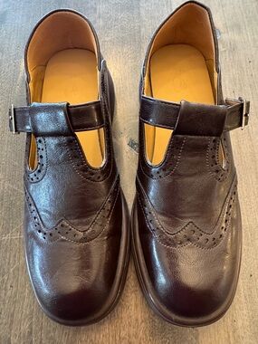 NWOT Dwarves Dark Brown Vintage Brown Leather T-Strap Flats - Women’s 7.5/38